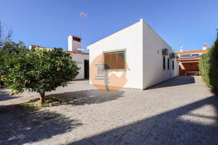 Moradia T4 para Venda em Monte Gordo Foto 33