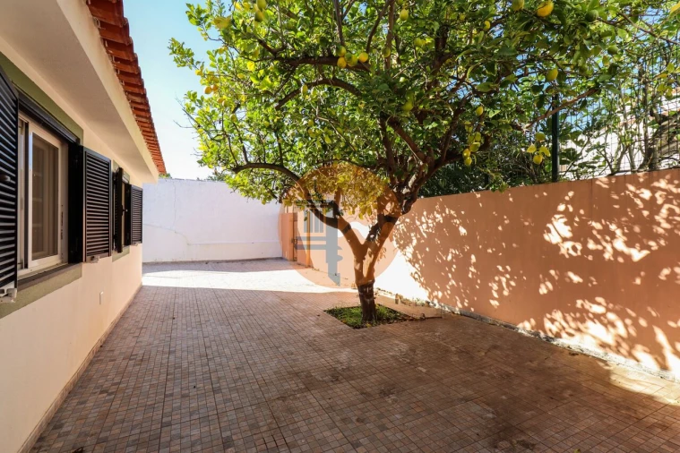 Moradia T4 para Venda em Monte Gordo Foto 37