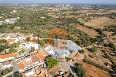Terreno para Venda em Alcantarilha e Pêra