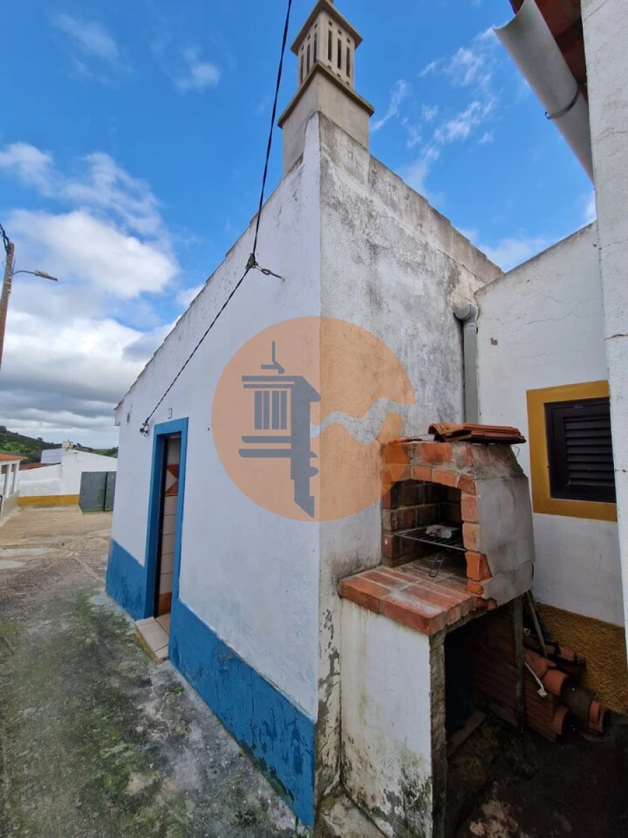 Moradia T2 para Venda em São João dos Caldeireiros Foto 23