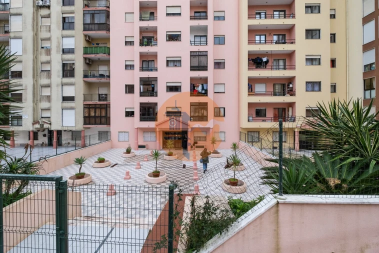 Armazém para Venda em Algueirão-Mem Martins Foto 24