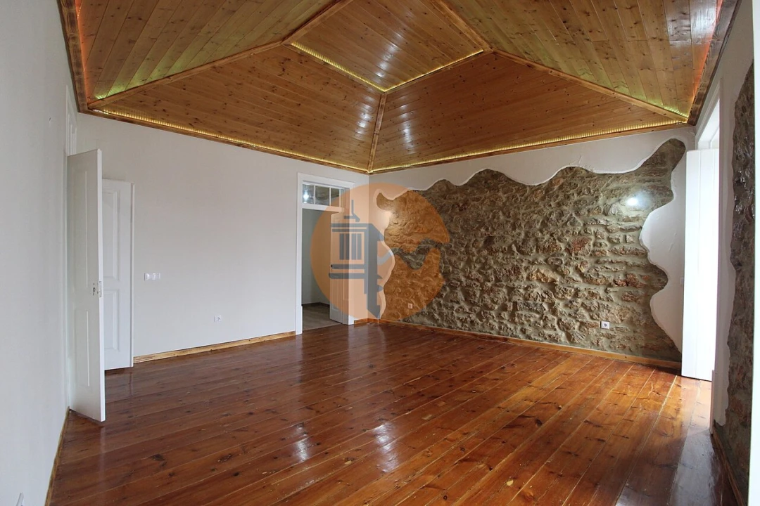 Apartamento T4 para Venda em São Brás de Alportel Foto 1