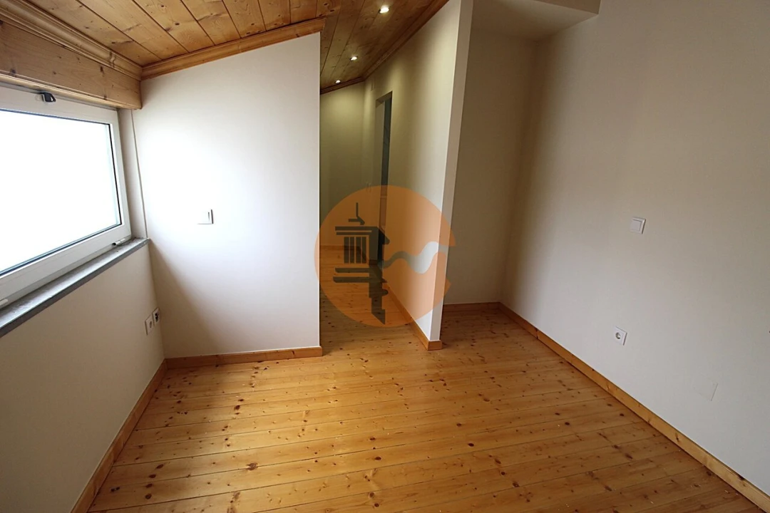 Apartamento T4 para Venda em São Brás de Alportel Foto 44