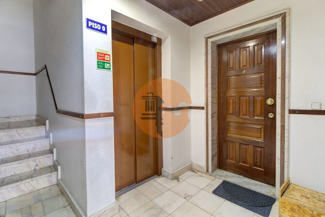 Apartamento T0 para Venda em Vila Real de Santo Antonio Foto 12