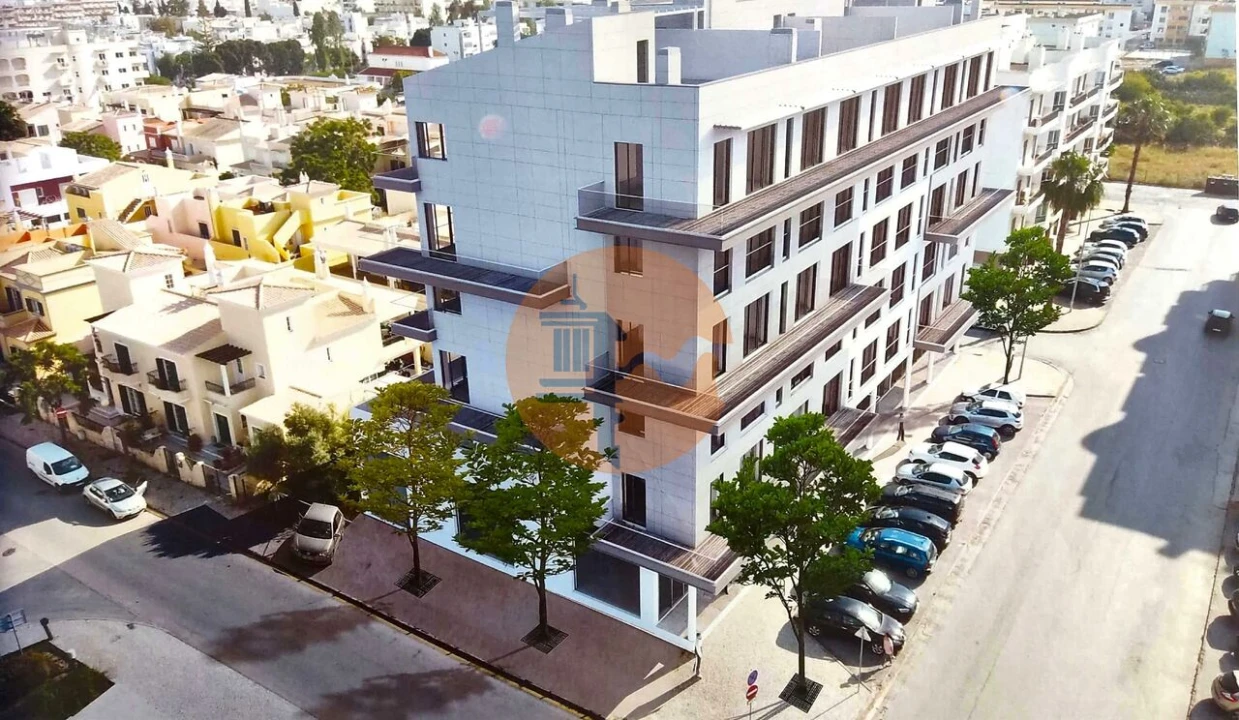 Terreno para Venda em Quelfes Foto 1