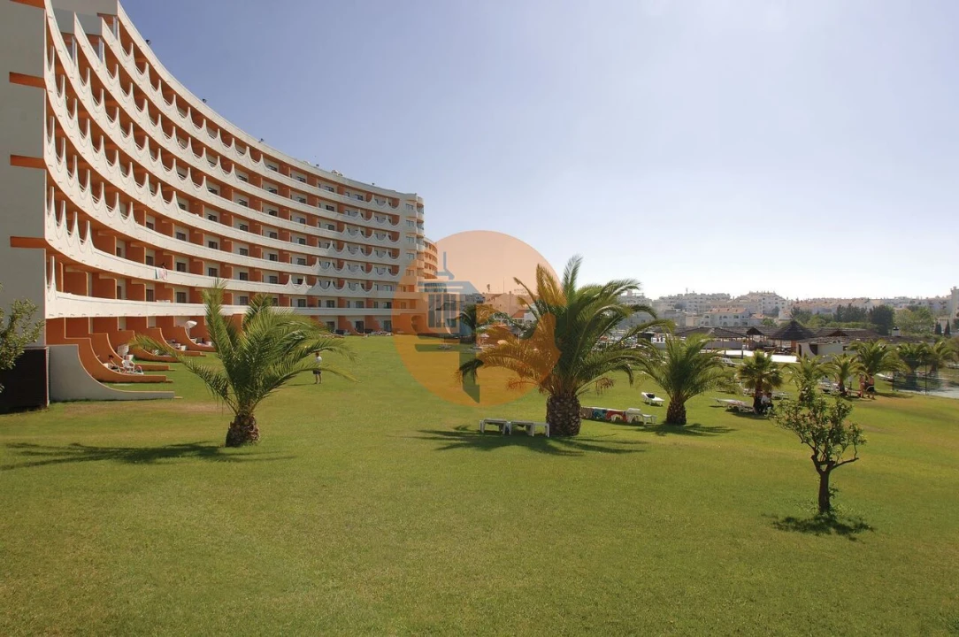 Apartamento T0 para Venda em Albufeira e Olhos de Água Foto 11