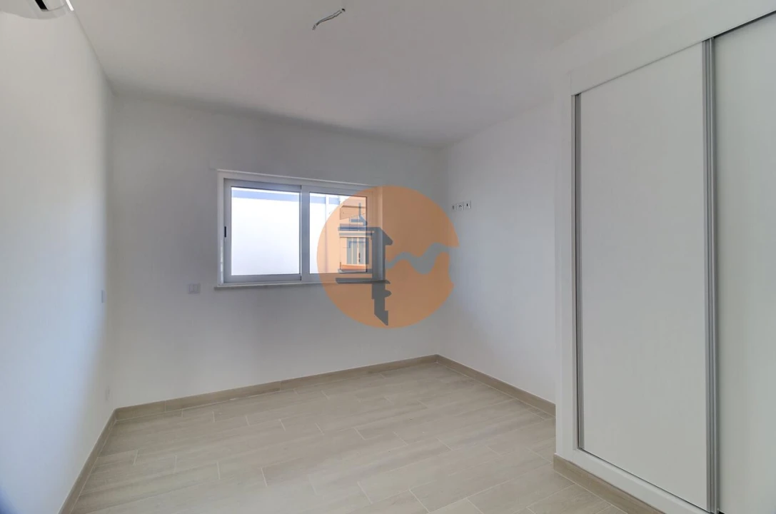 Apartamento T0 para Venda em Vila Nova de Cacela Foto 12