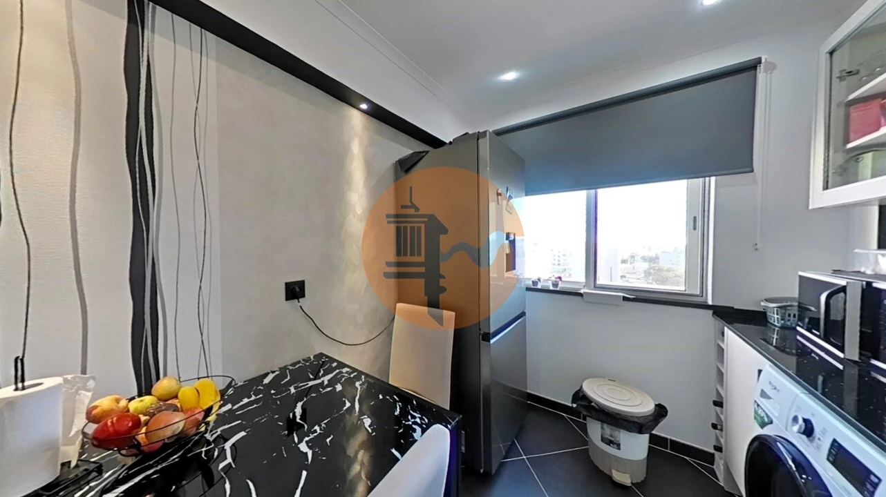 Apartamento T3 para Venda em Quelfes Foto 17