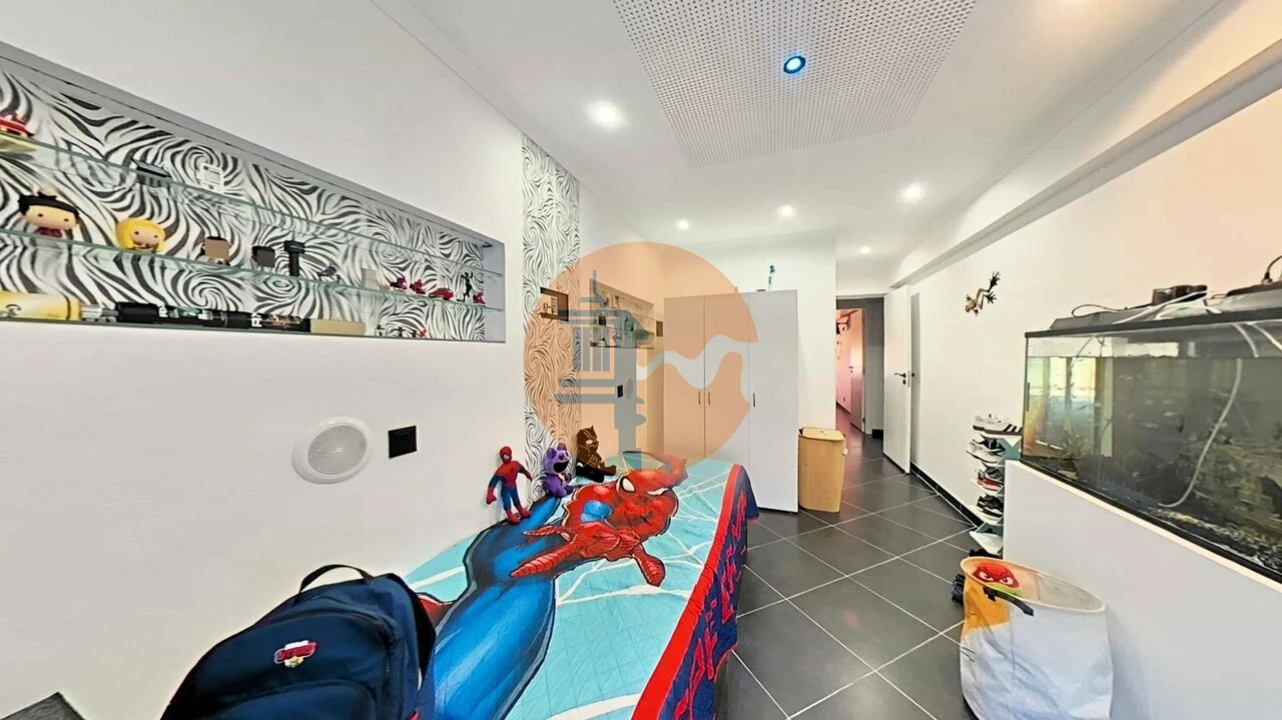 Apartamento T3 para Venda em Quelfes Foto 24