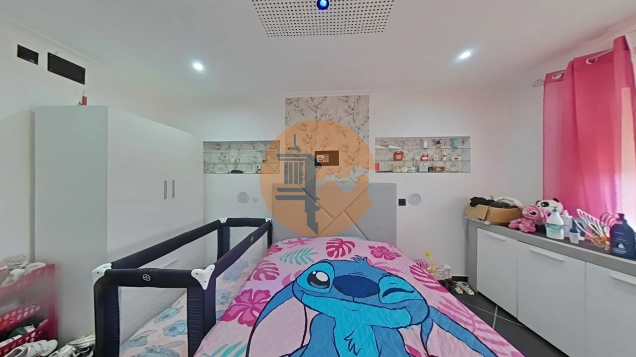 Apartamento T3 para Venda em Quelfes Foto 26