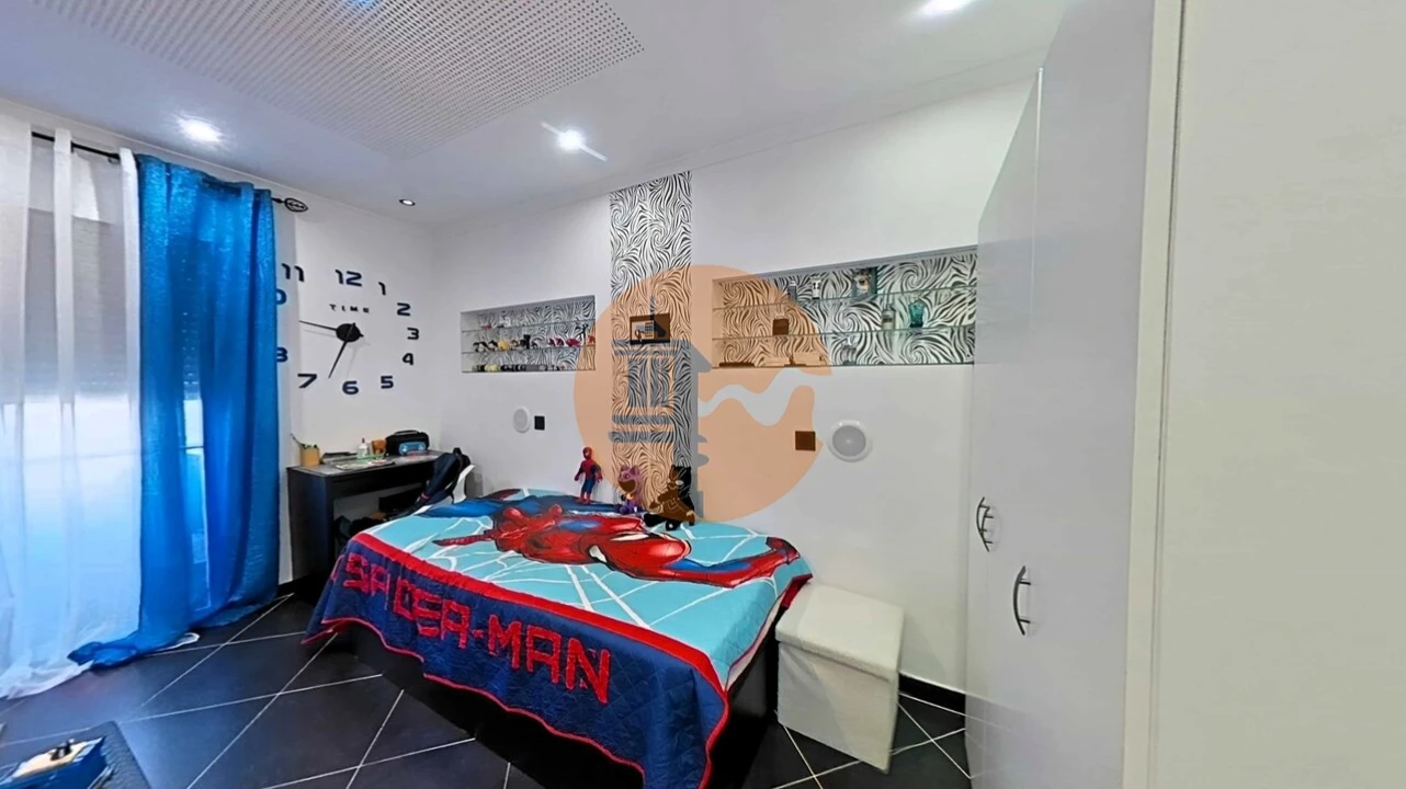 Apartamento T3 para Venda em Quelfes Foto 28