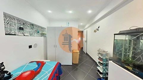 Apartamento T3 para Venda em Quelfes