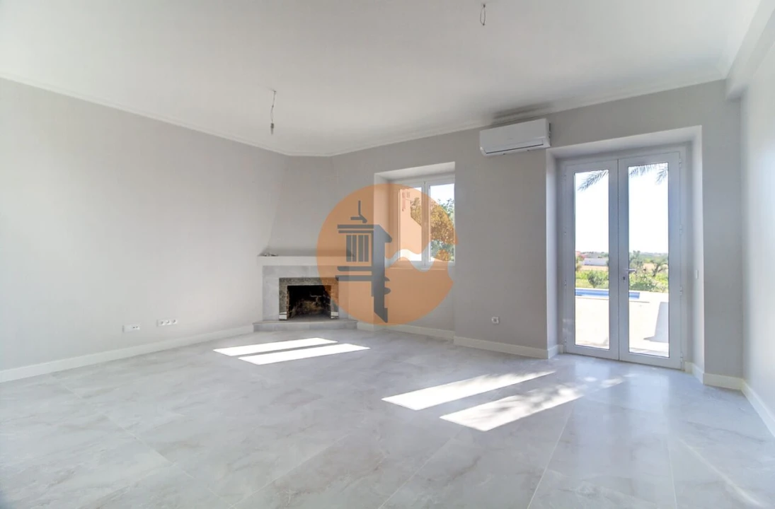 Moradia T6 para Venda em Vila Nova de Cacela Foto 16