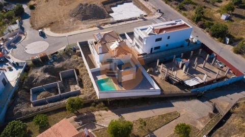 Moradia T4 para Venda em Castro Marim