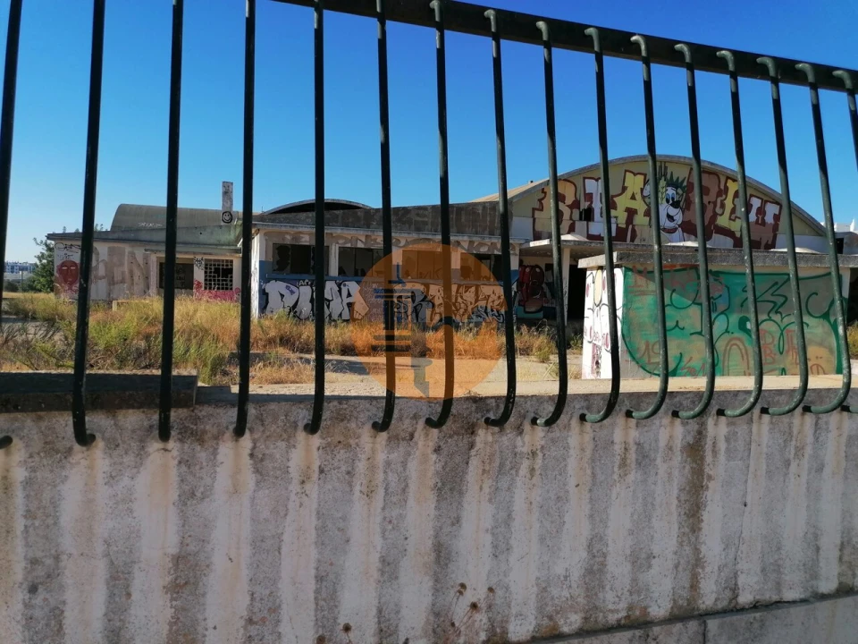 Terreno para Venda em Quelfes Foto 13
