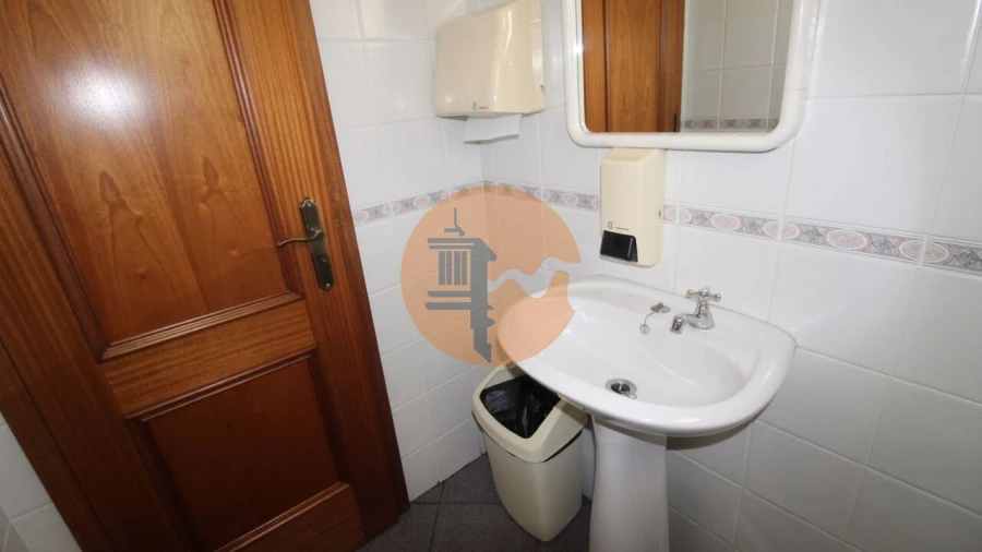 Loja para Venda em Olhão Foto 17