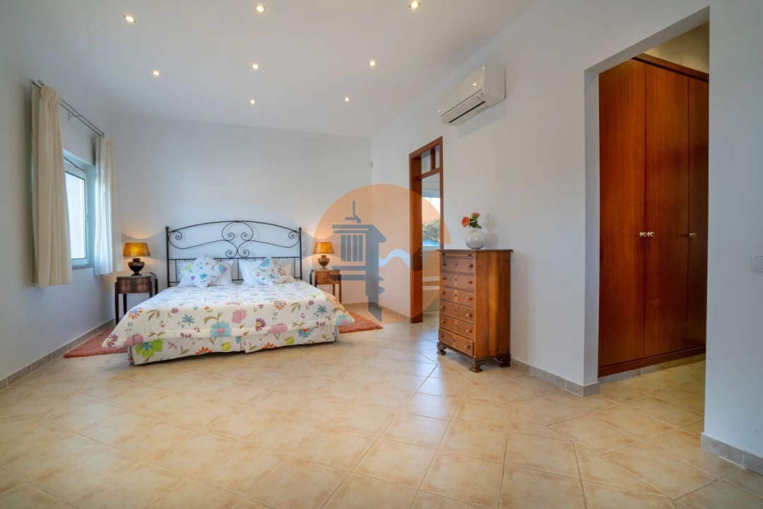 Moradia T4 para Venda em São Brás de Alportel Foto 52