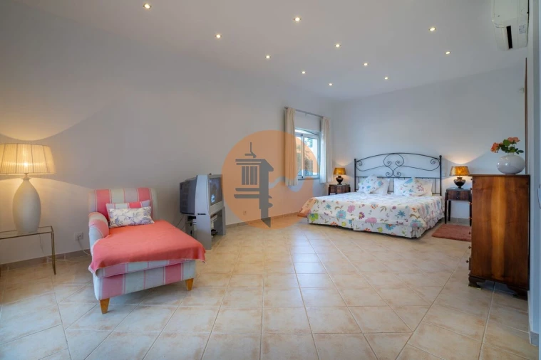 Moradia T4 para Venda em São Brás de Alportel Foto 51