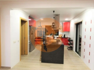 Moradia T4 para Venda em Olhão