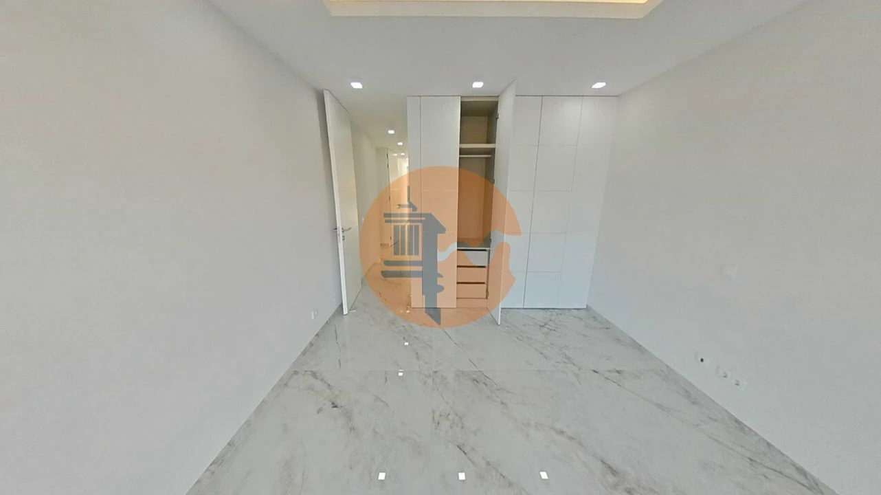 Apartamento T2 para Venda em Lagos (São Sebastião e Santa Maria) Foto 24