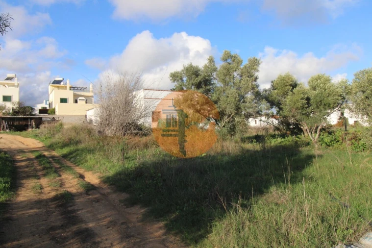 Terreno para Venda em Quelfes Foto 5