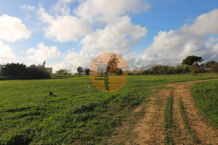 Terreno para Venda em Quelfes Foto 17