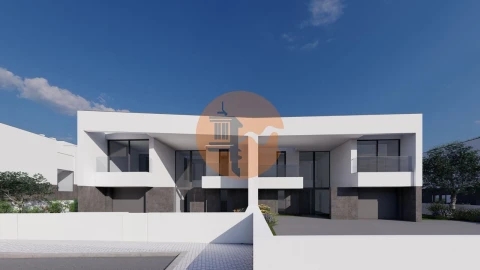Moradia T4 para Venda em Lagos (São Sebastião e Santa Maria)
