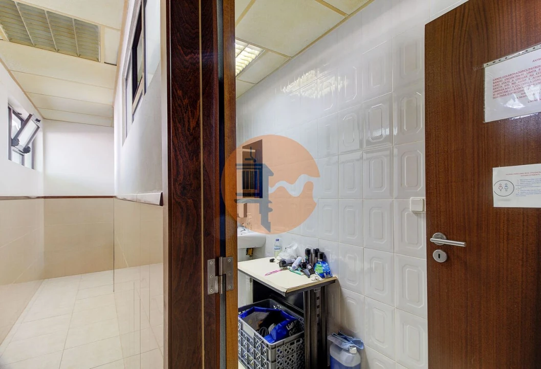 Loja para Venda em Vila Real de Santo Antonio Foto 19