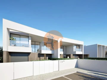 Moradia T4 para Venda em Lagos (São Sebastião e Santa Maria)