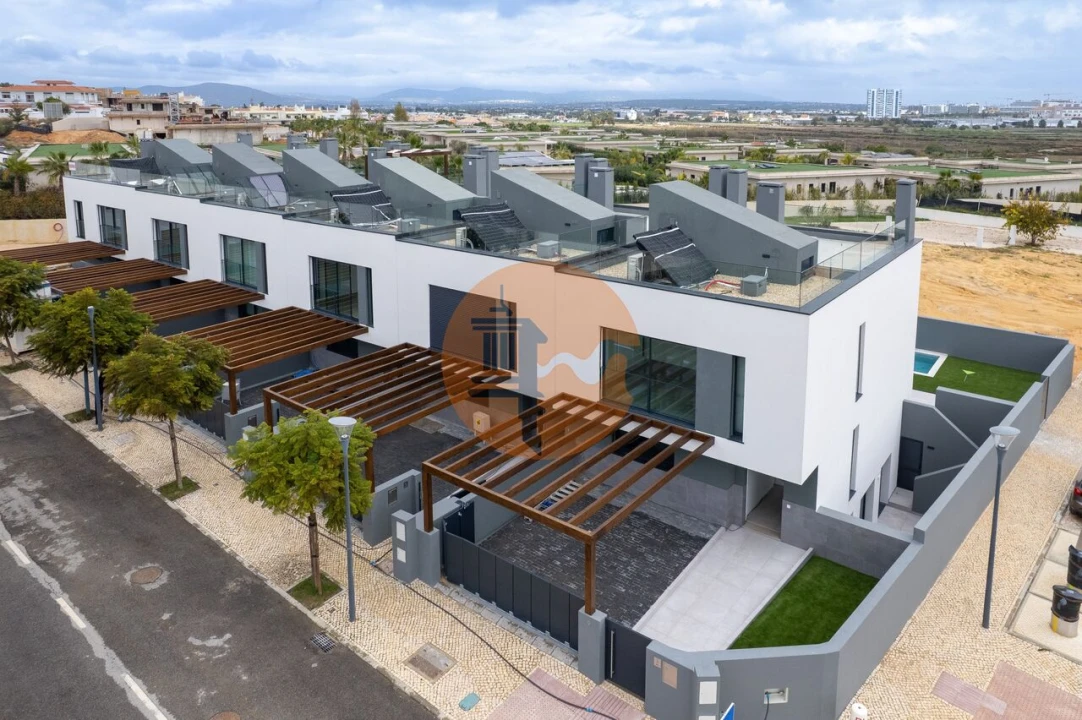 Moradia T4 para Venda em Montenegro Foto 27