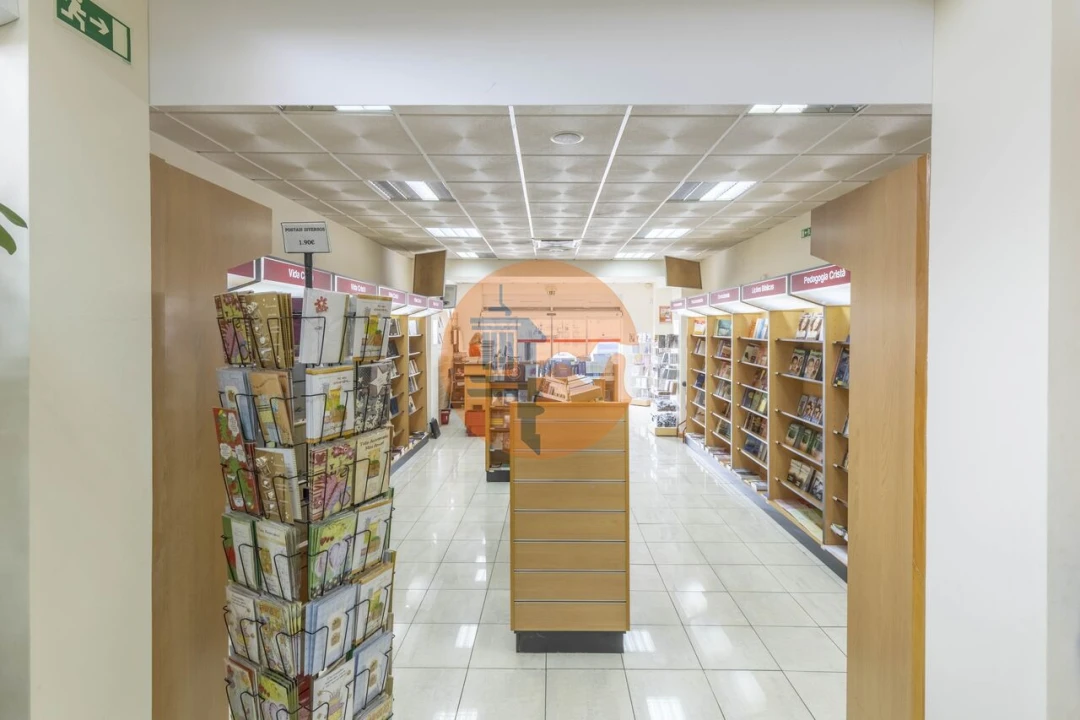 Moradia T5 para Venda em Alvalade Foto 7