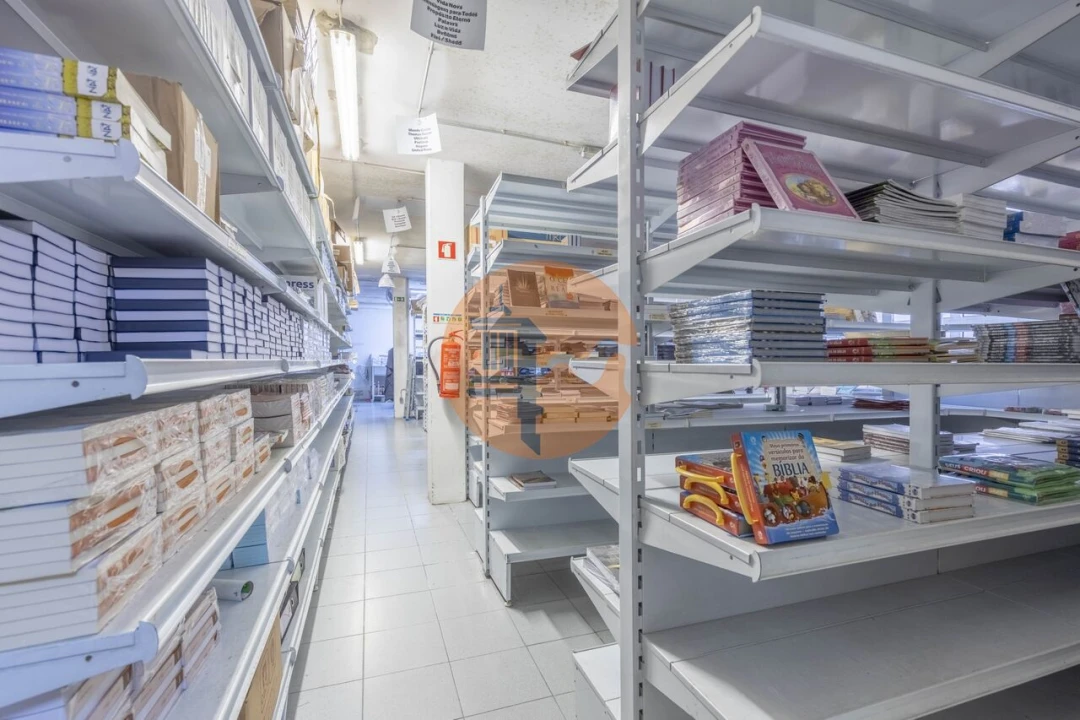 Moradia T5 para Venda em Alvalade Foto 9