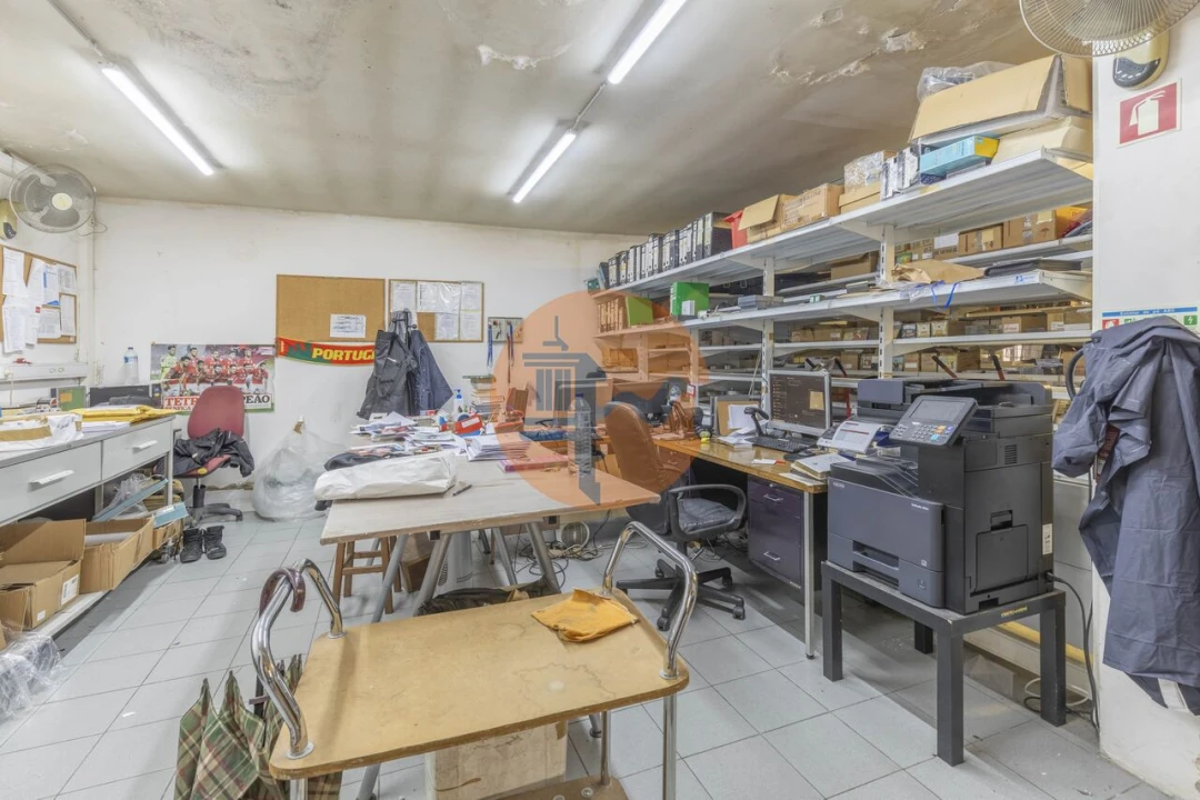 Moradia T5 para Venda em Alvalade Foto 13