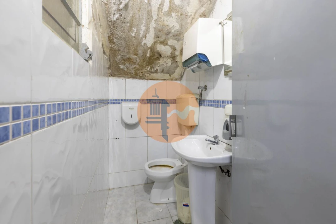 Moradia T5 para Venda em Alvalade Foto 14