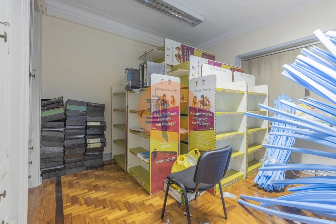 Moradia T5 para Venda em Alvalade Foto 34