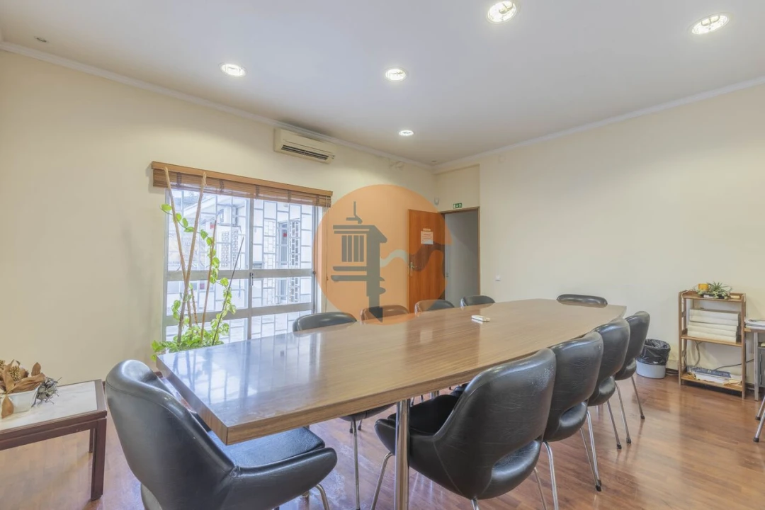 Moradia T5 para Venda em Alvalade Foto 48