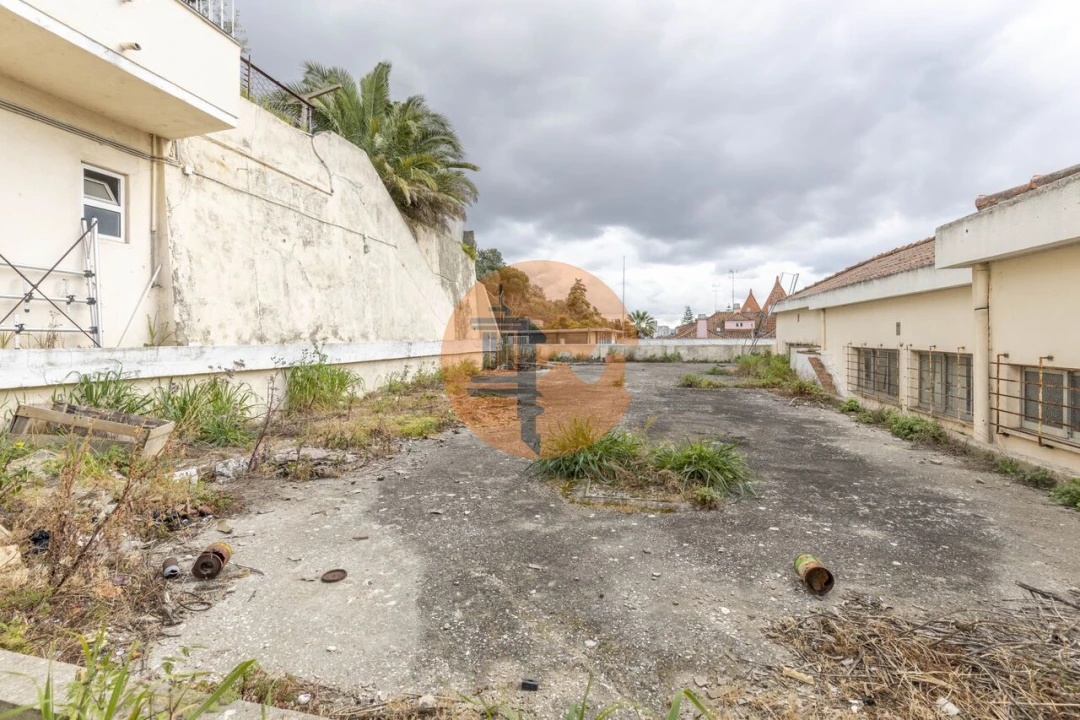 Moradia T5 para Venda em Alvalade Foto 50