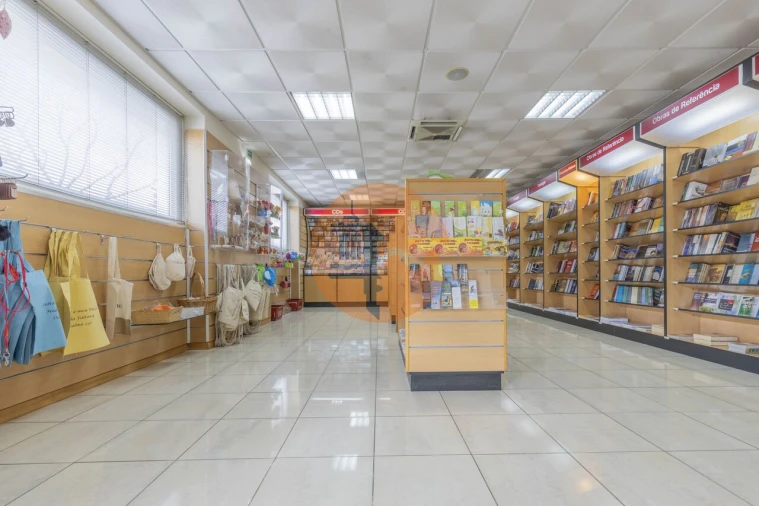 Moradia T5 para Venda em Alvalade