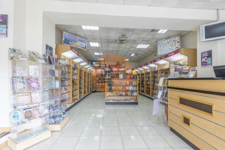 Moradia T5 para Venda em Alvalade Foto 5