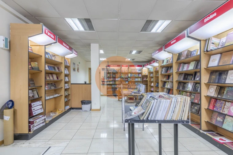 Moradia T5 para Venda em Alvalade Foto 6