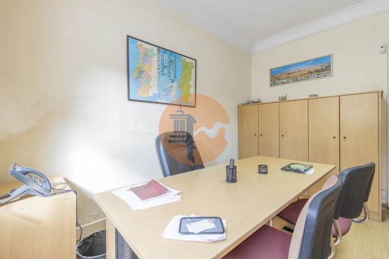 Moradia T5 para Venda em Alvalade Foto 18