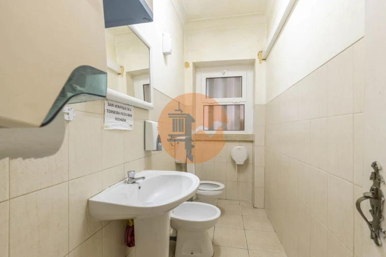 Moradia T5 para Venda em Alvalade Foto 24