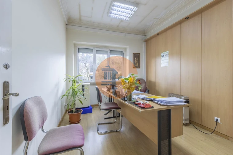 Moradia T5 para Venda em Alvalade Foto 25