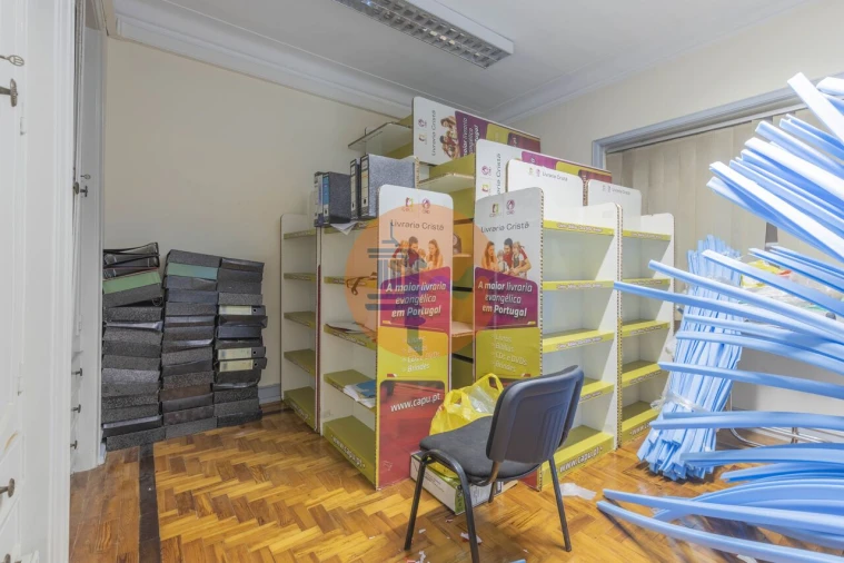 Moradia T5 para Venda em Alvalade Foto 34