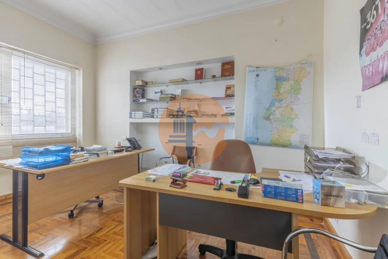 Moradia T5 para Venda em Alvalade Foto 37