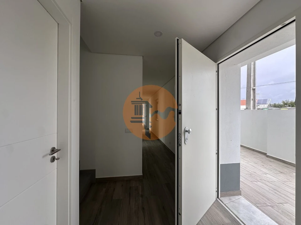 Moradia T4 para Venda em Altura Foto 5