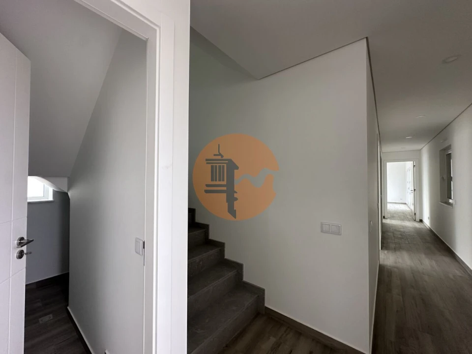 Moradia T4 para Venda em Altura Foto 6