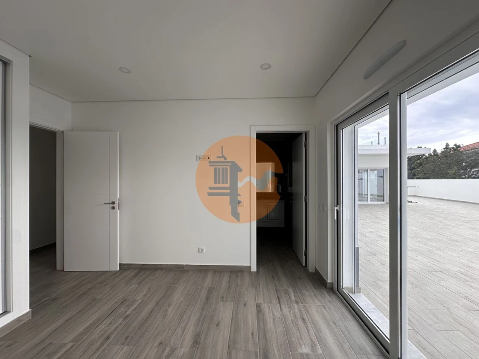 Moradia T4 para Venda em Altura Foto 14