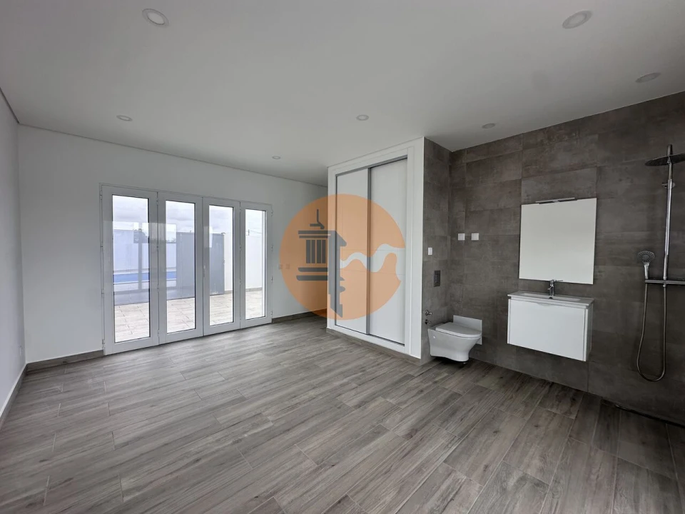 Moradia T4 para Venda em Altura Foto 21