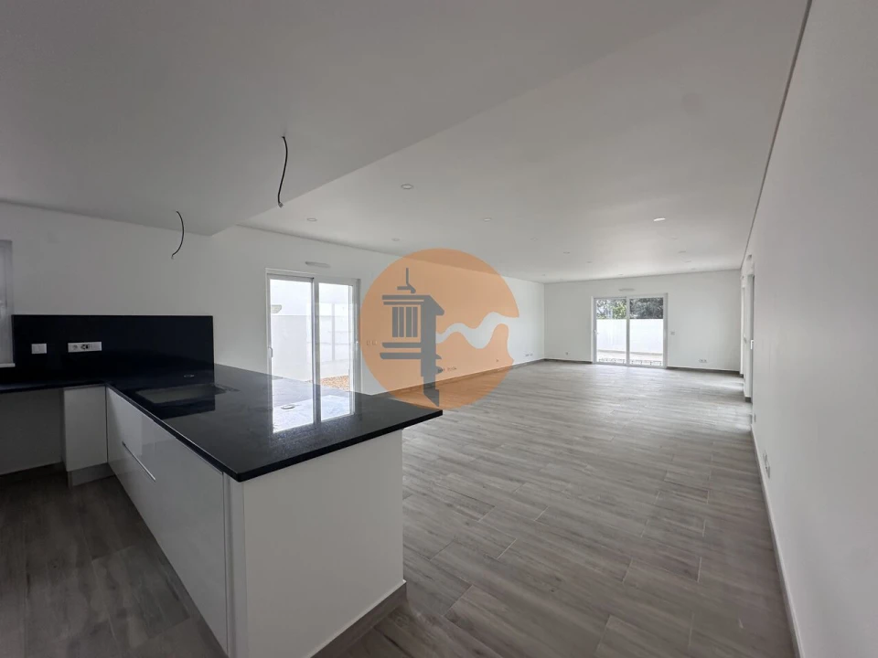 Moradia T4 para Venda em Altura Foto 46